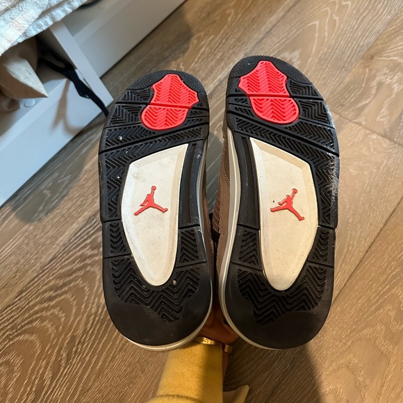 Air Jordan 4 - Picture 2 of 4